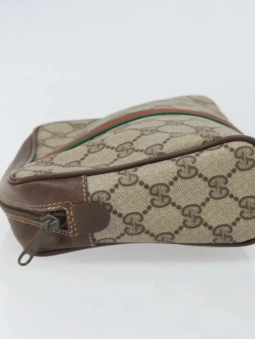 Gucci brand	gucci color	beige